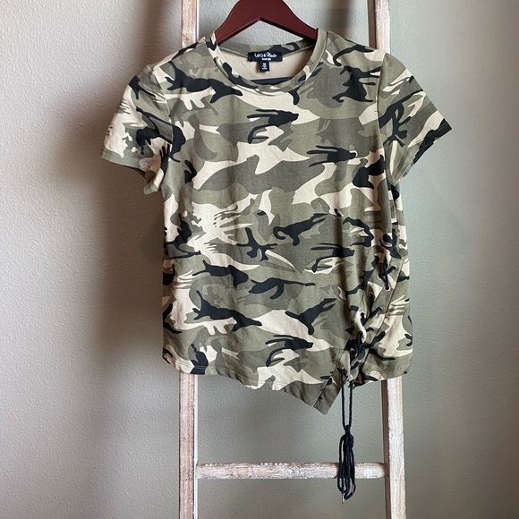 NWOT Camouflage lace up T-shirt Size M - Picture 7 of 7